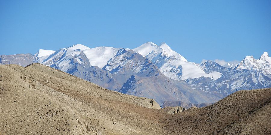 Mustang Trekking zicht op de bergen van Tibet vanuit Lo Manthang