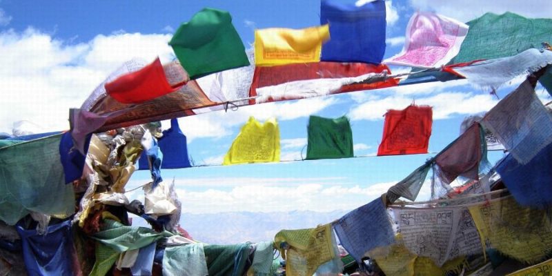 Gebedsvlaggen in de Himalaya
